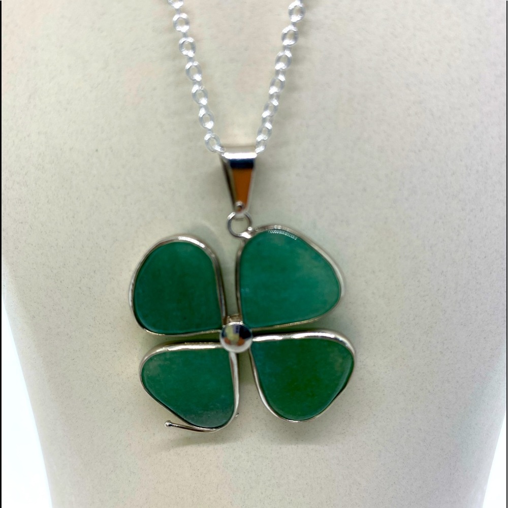 4 Leaf Green Clover Shamrock